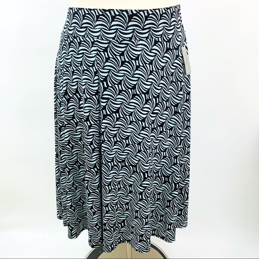 Plus Size Duo Fan Print Swing Skirt